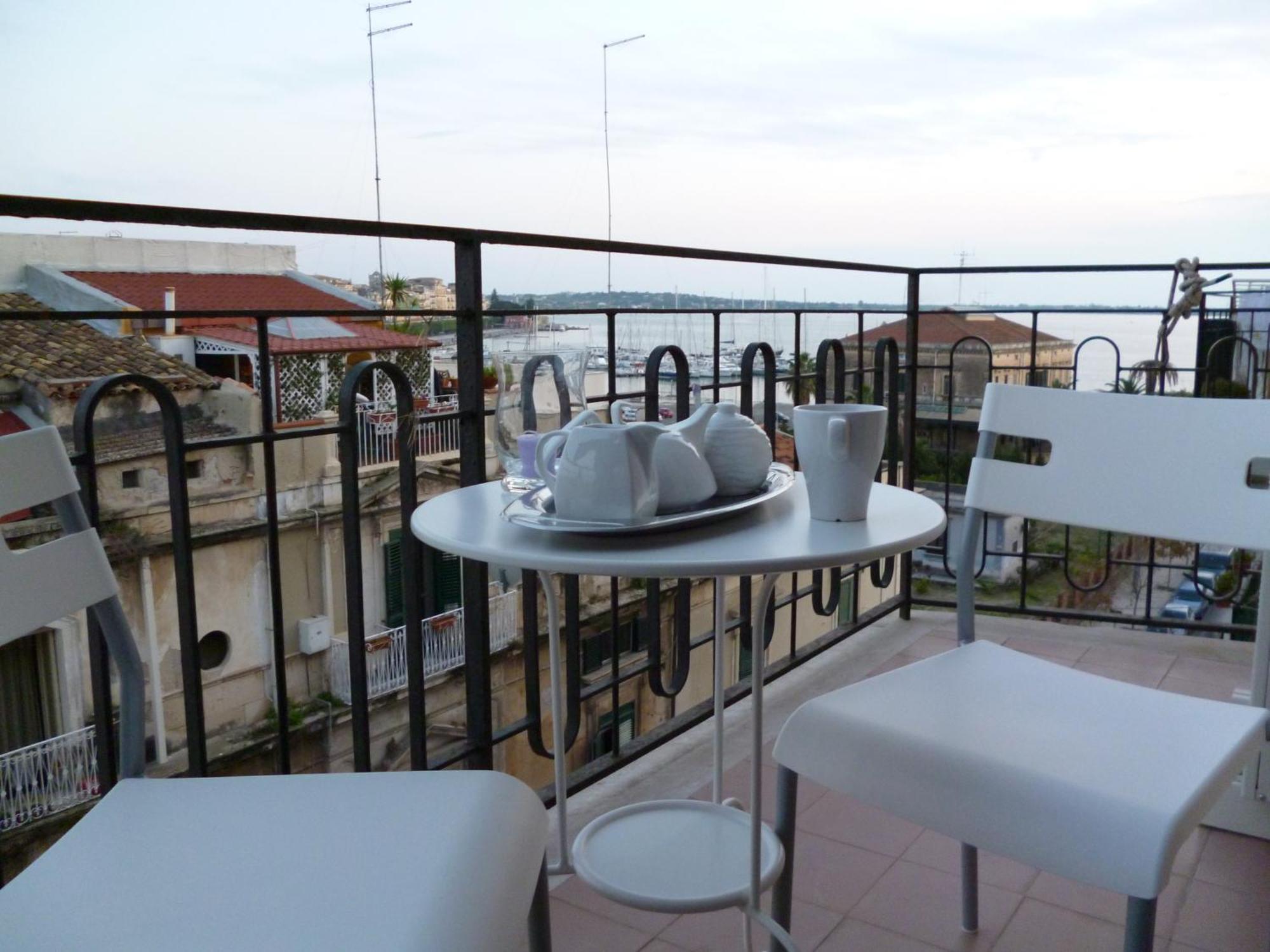 B&B Le Grand Bleu Siracusa - One Hundred Steps From Ortigia -Sea View - Syracuse Exteriér fotografie